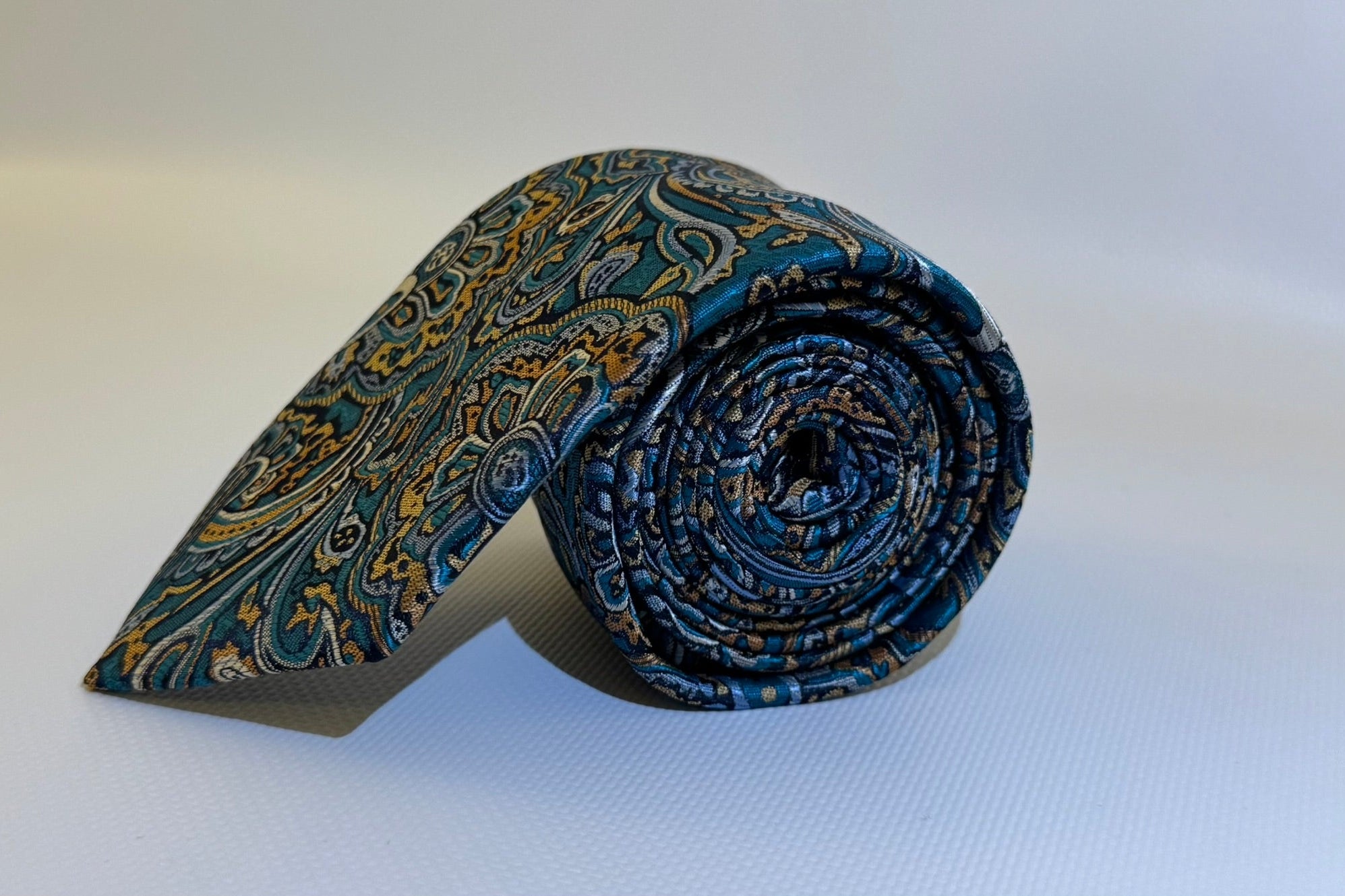 CORBATA CACHEMIR ESTAMPADO AZUL AMARILLO