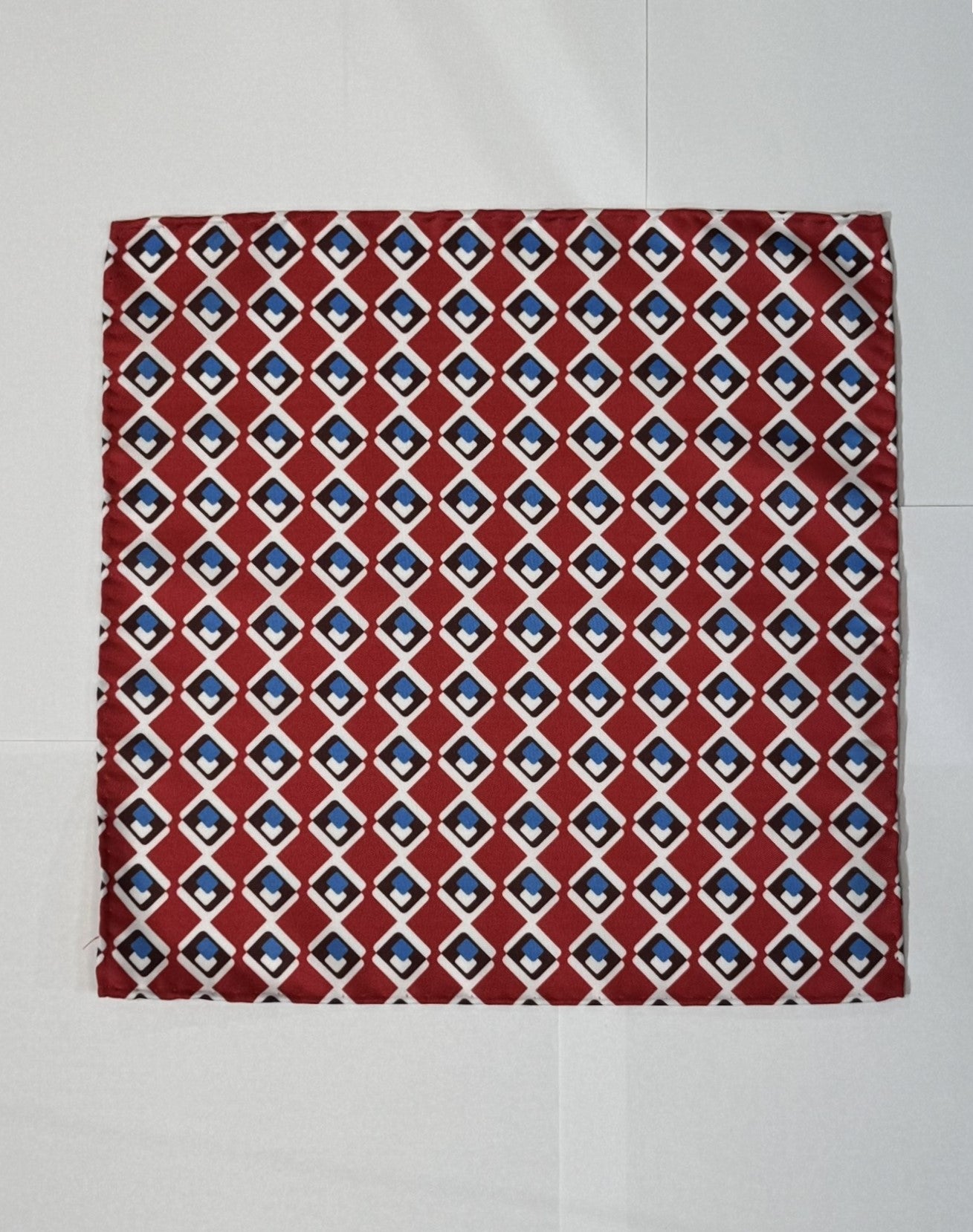 PAÑUELO GEOMETRICO ROJO