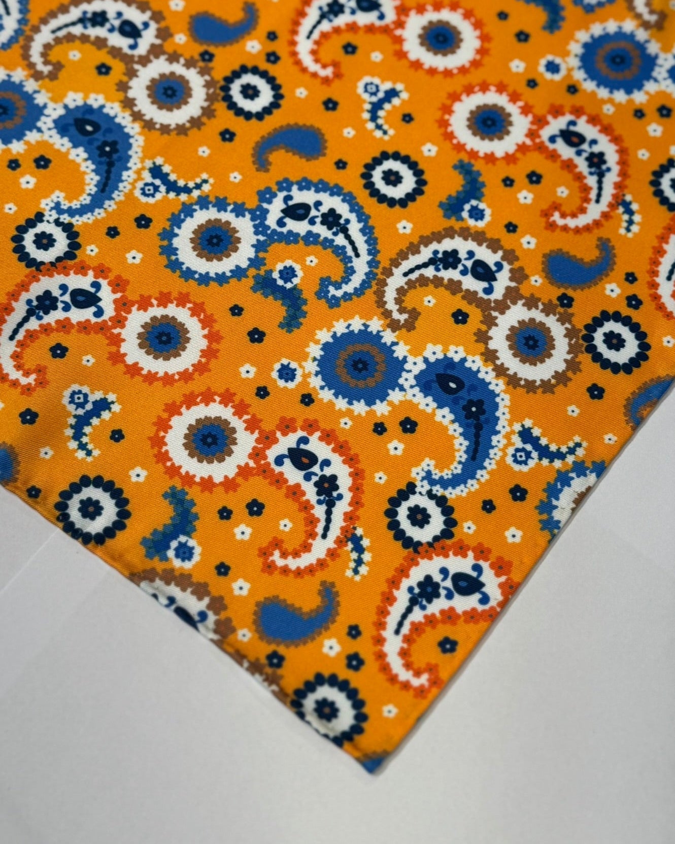 PAÑUELO PAISLEY MOSTAZA