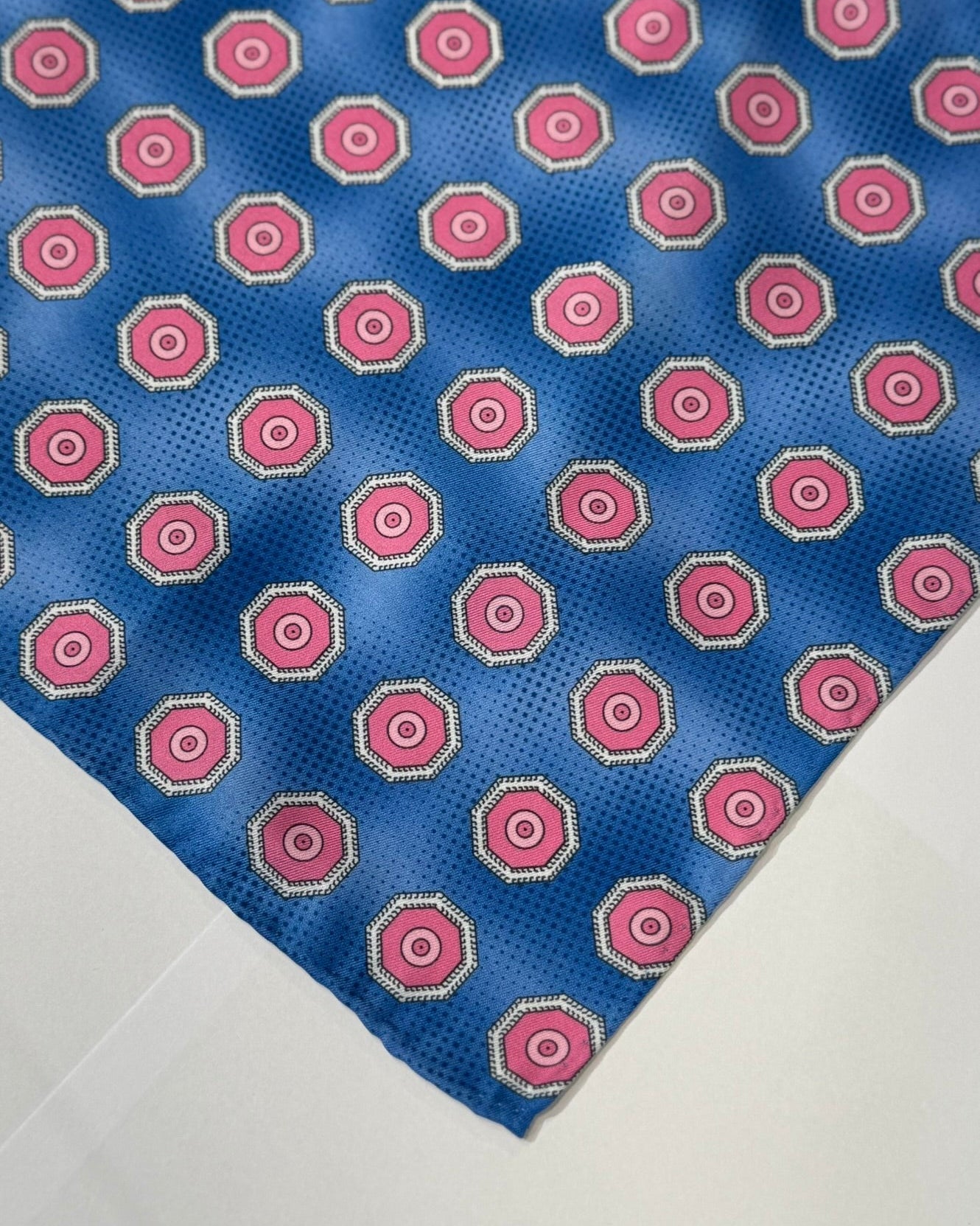 PAÑUELO CON DISEÑO OCTOGONAL